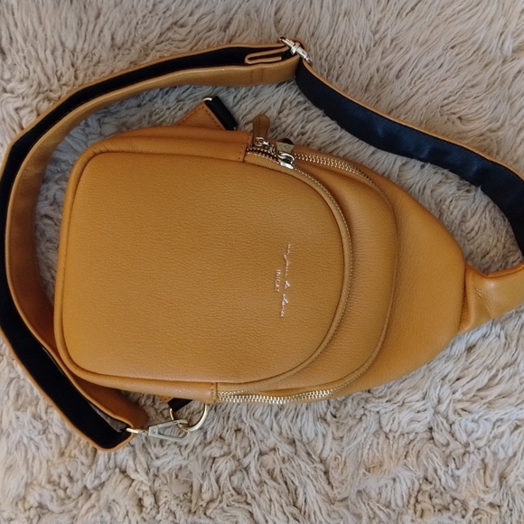 NWOT INICAT 5-Way Crossbody Sling Waist or Shoulder Bag - Picture 10 of 17